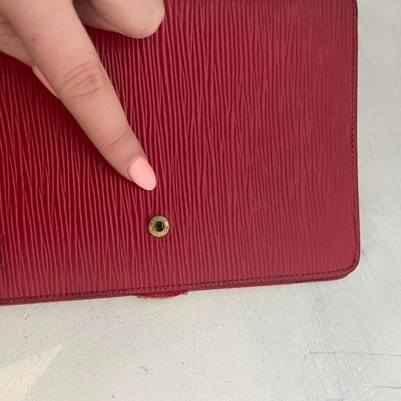 Louis Vuitton Vintage Leather Bifold Epi Travel Passport Wallet Red - Picture 12 of 13